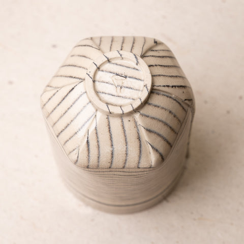 Folded Cup, Fine Line